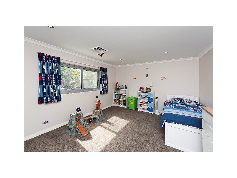 18 Doongalla Road, Attadale WA 6156