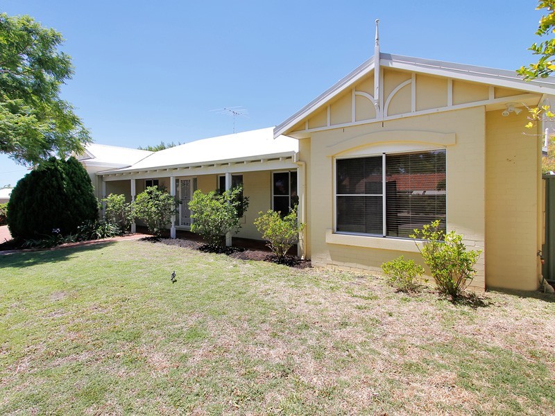 6 Norma Road, Alfred Cove WA 6154