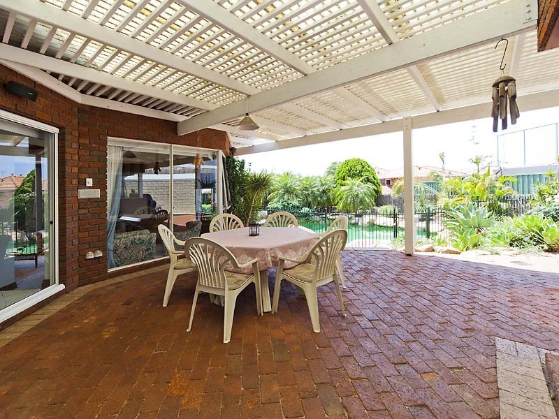 4 Cowrie Crescent, Mount Pleasant WA 6153