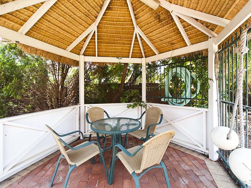 4 Cowrie Crescent, Mount Pleasant WA 6153