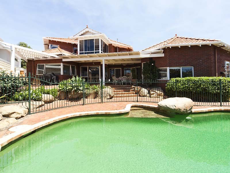 4 Cowrie Crescent, Mount Pleasant WA 6153