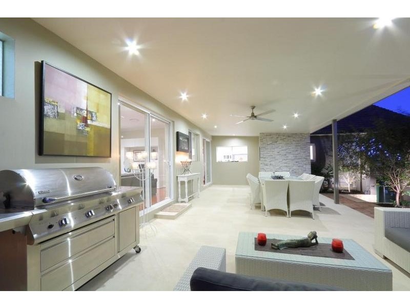 18 Alison Road, Attadale WA 6156