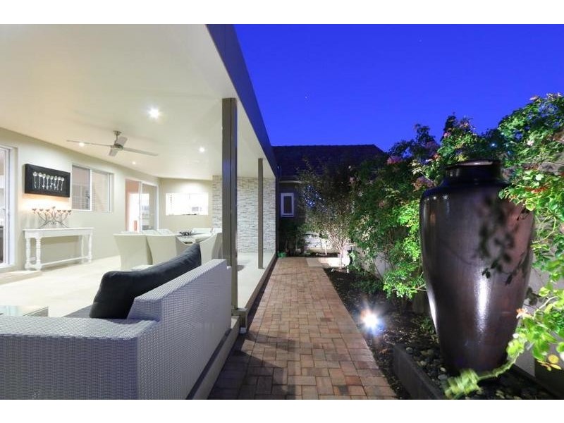 18 Alison Road, Attadale WA 6156