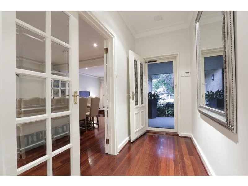 18 Alison Road, Attadale WA 6156