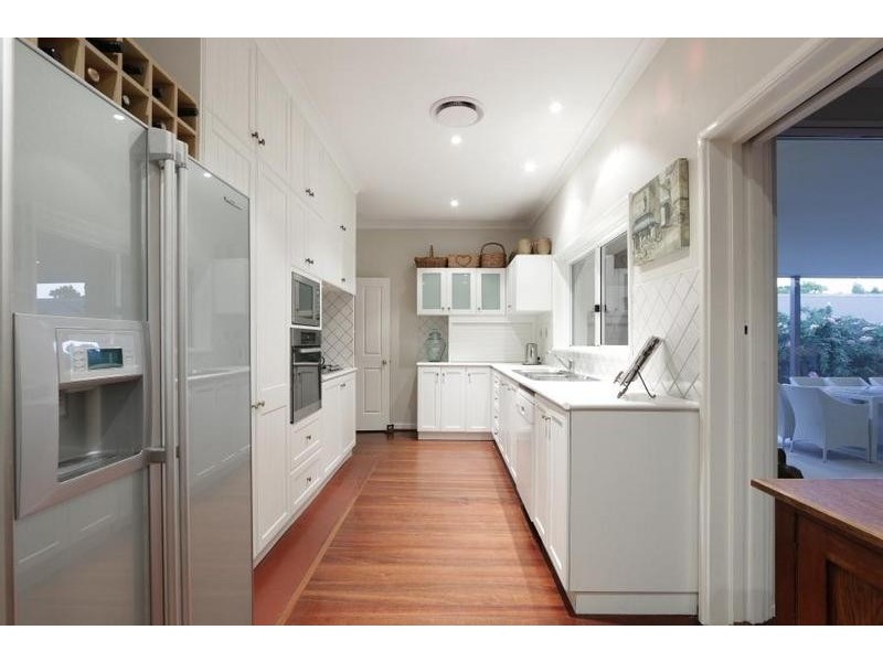 18 Alison Road, Attadale WA 6156