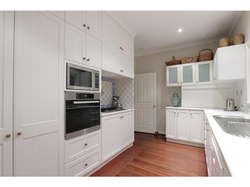 18 Alison Road, Attadale WA 6156