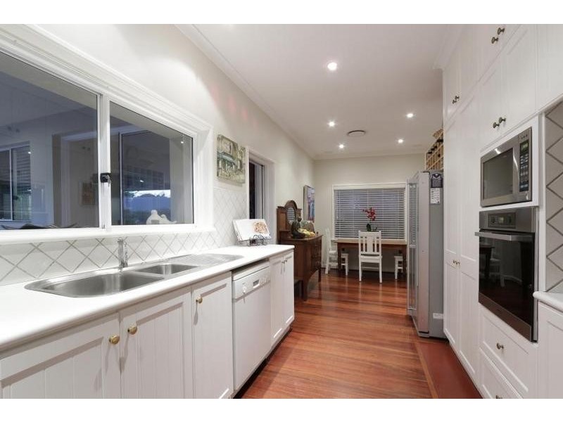 18 Alison Road, Attadale WA 6156