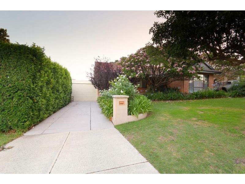 18 Alison Road, Attadale WA 6156