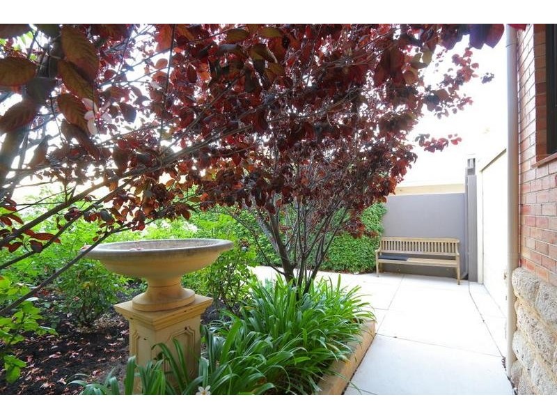 18 Alison Road, Attadale WA 6156