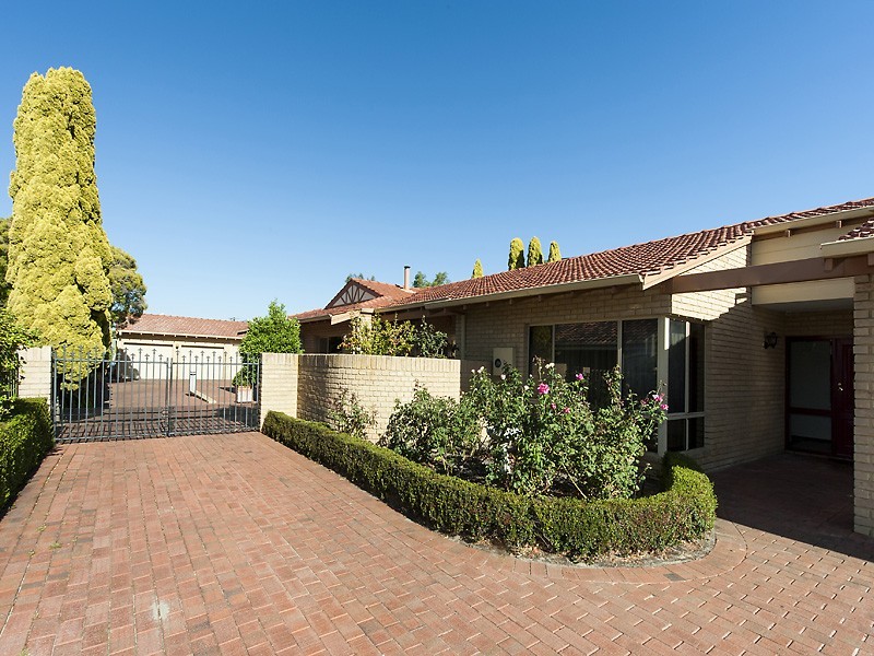28 Potts St, Melville WA 6156