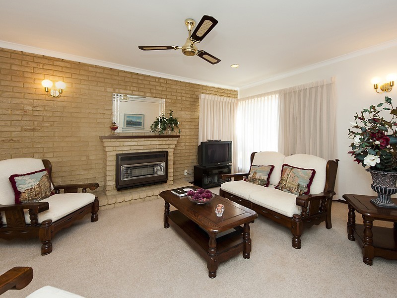 28 Potts St, Melville WA 6156