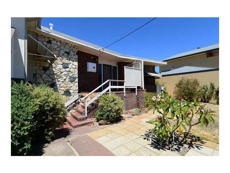 16 Denny Way, Alfred Cove WA 6154