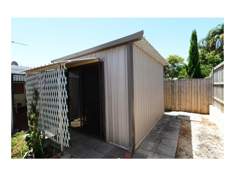 16 Denny Way, Alfred Cove WA 6154