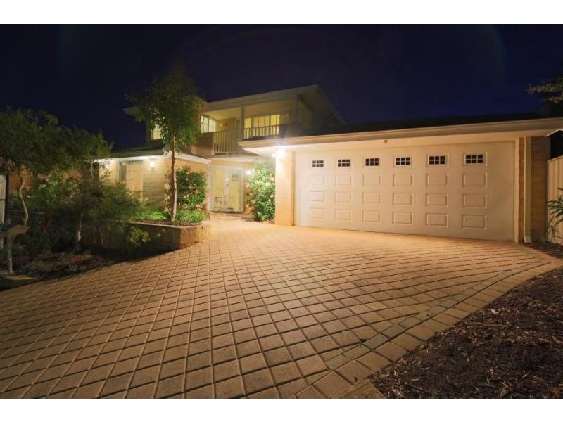 15 Peel Road, Coogee WA 6166