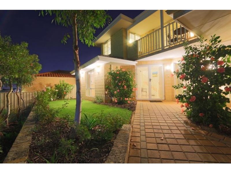 15 Peel Road, Coogee WA 6166