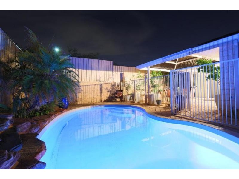 15 Peel Road, Coogee WA 6166