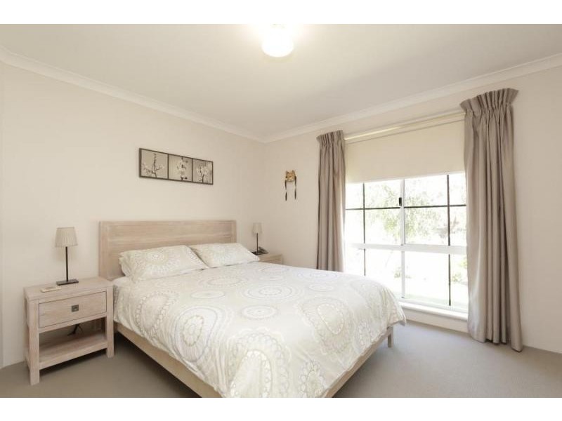 15 Peel Road, Coogee WA 6166