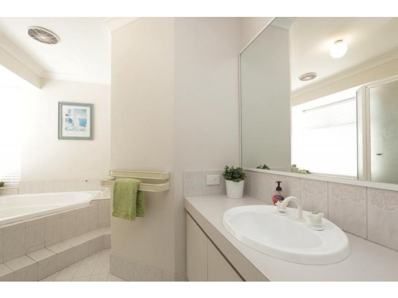 15 Peel Road, Coogee WA 6166