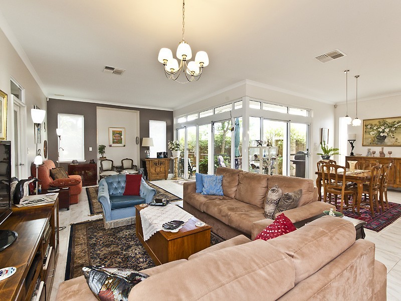 4A Challenger Place, Melville WA 6156