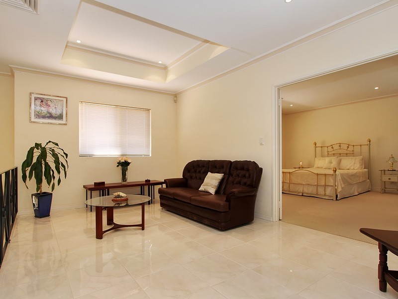 9 Norma Road, Alfred Cove WA 6154