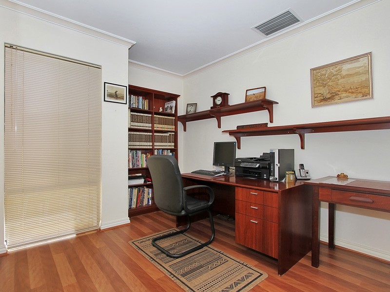 9 Norma Road, Alfred Cove WA 6154