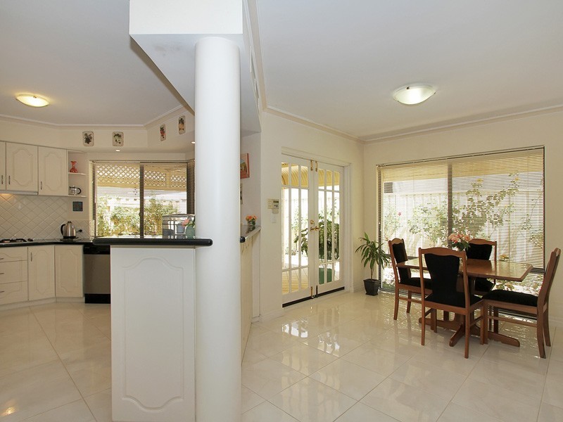 9 Norma Road, Alfred Cove WA 6154