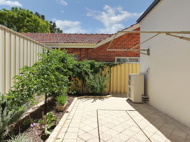 9 Norma Road, Alfred Cove WA 6154