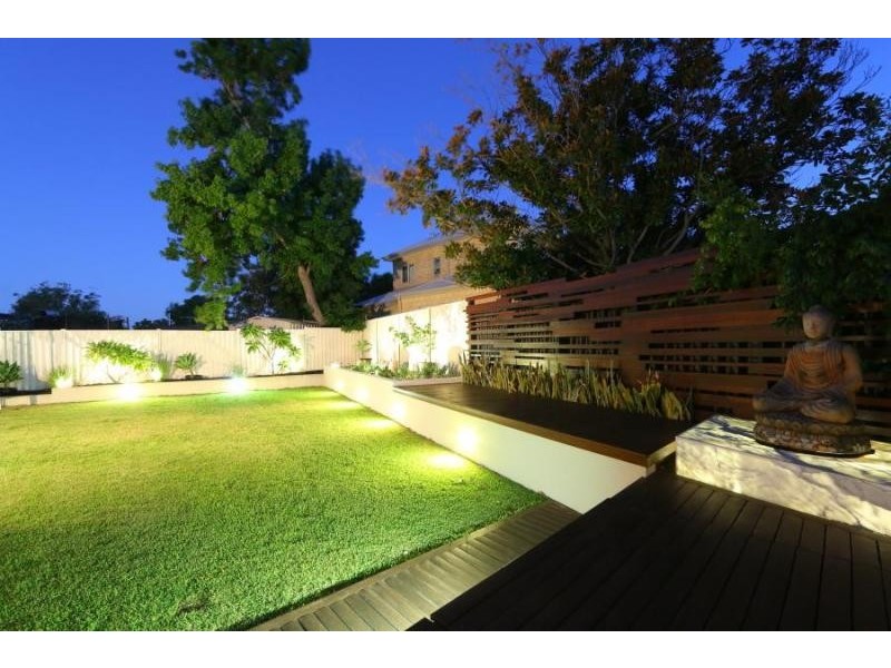 16 Calpin Cr, Attadale WA 6156
