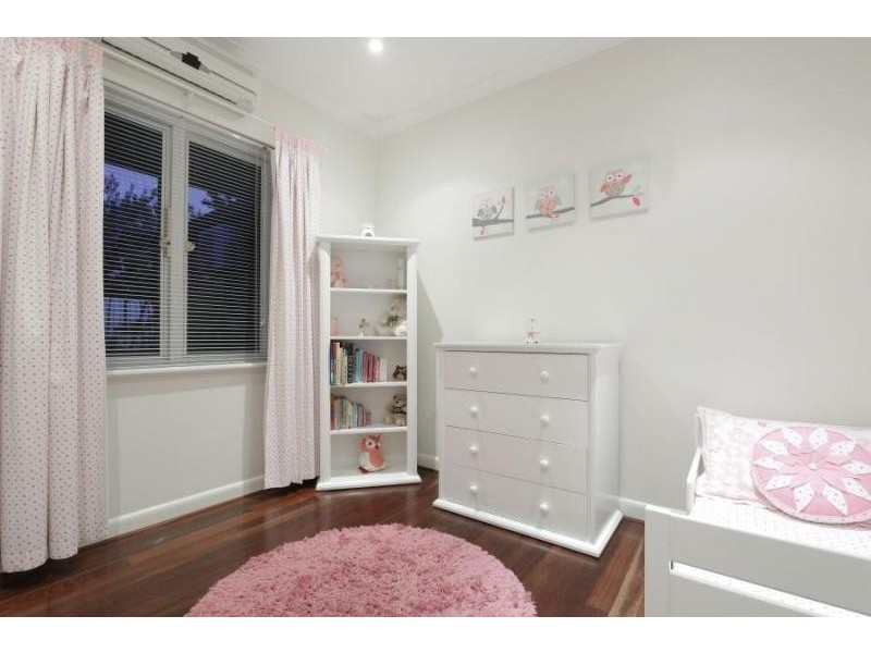 16 Calpin Cr, Attadale WA 6156