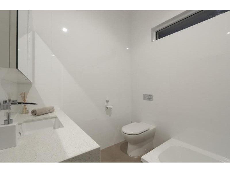 16 Calpin Cr, Attadale WA 6156