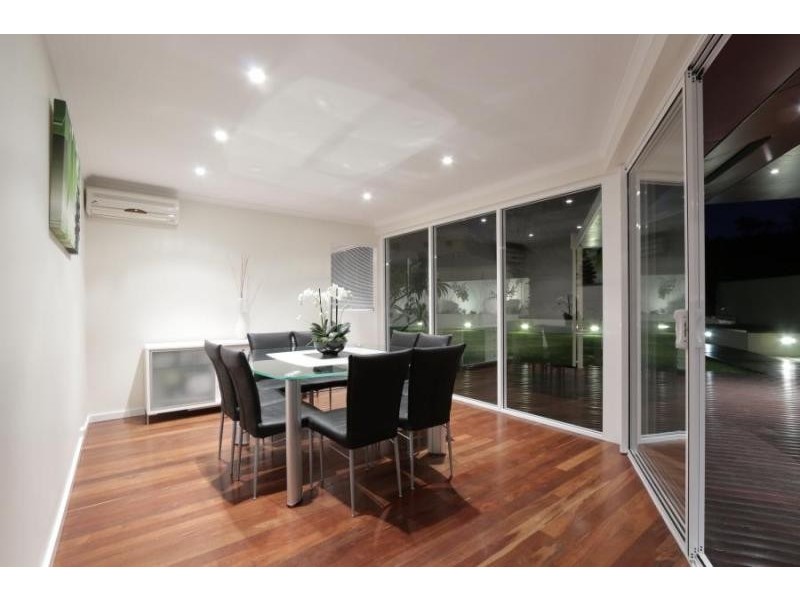 16 Calpin Cr, Attadale WA 6156