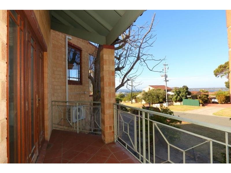 A/23 Money Road, Melville WA 6156