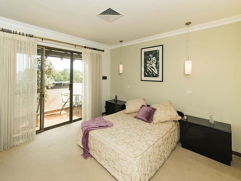 8 Rowley Place, Bull Creek WA 6149