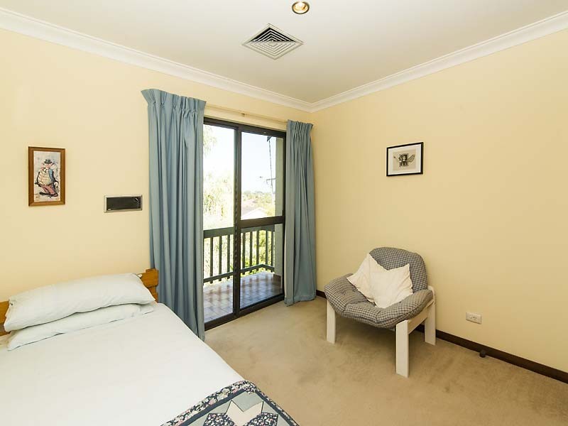 8 Rowley Place, Bull Creek WA 6149