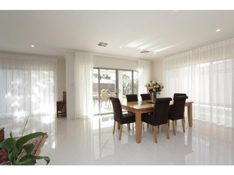 11 Campion Crescent, Attadale WA 6156