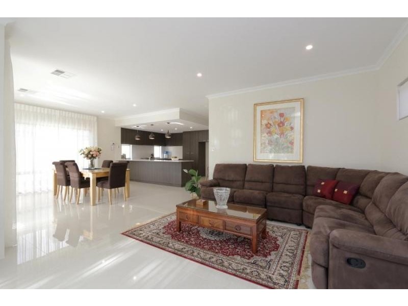 11 Campion Crescent, Attadale WA 6156