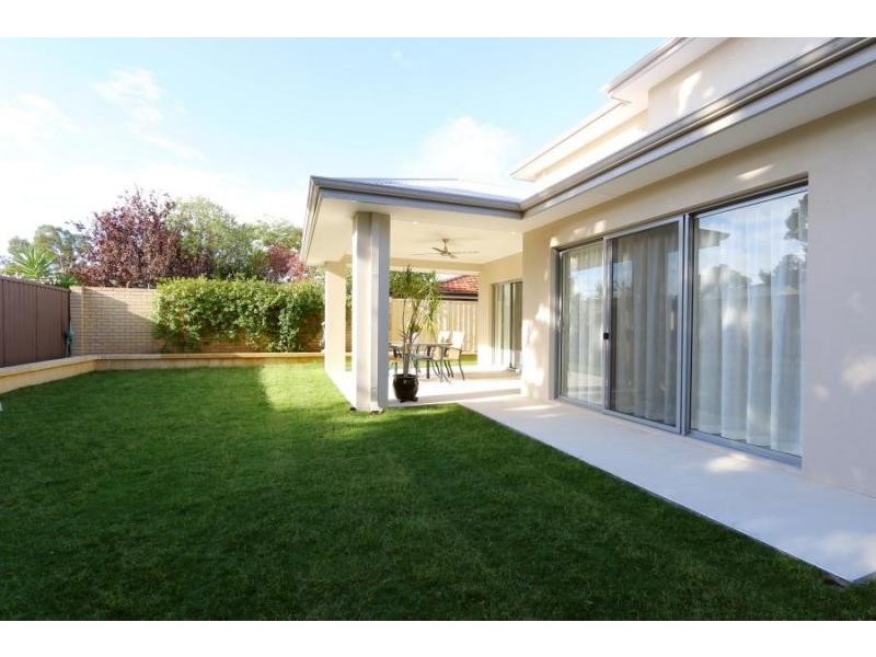 11 Campion Crescent, Attadale WA 6156