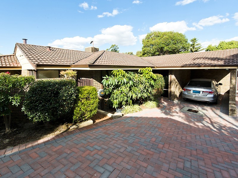 4/10 Bombard Street, Ardross WA 6153