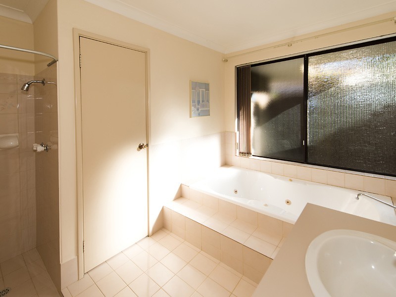 4/10 Bombard Street, Ardross WA 6153