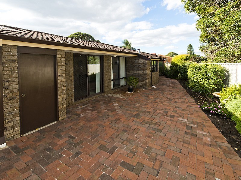 4/10 Bombard Street, Ardross WA 6153
