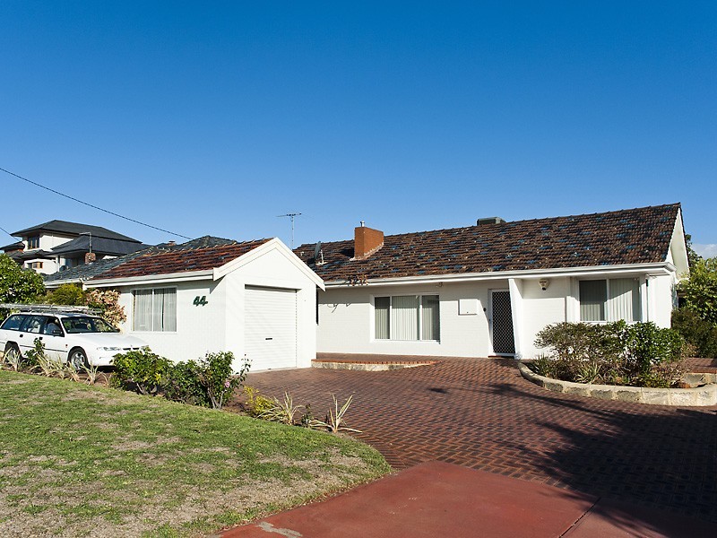 44 Davy Street, Alfred Cove WA 6154