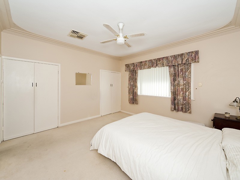 44 Davy Street, Alfred Cove WA 6154