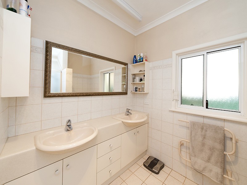 44 Davy Street, Alfred Cove WA 6154