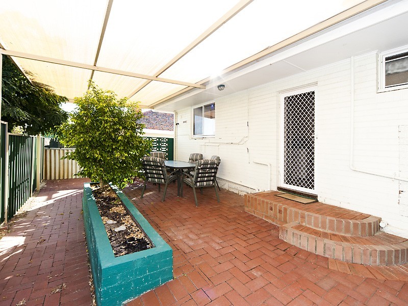 44 Davy Street, Alfred Cove WA 6154