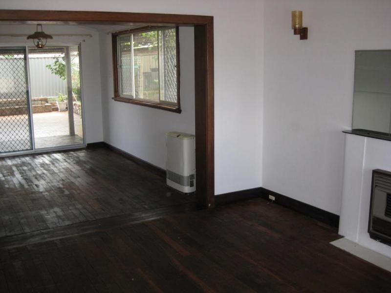 33 Smiths Ave, Redcliffe WA 6104