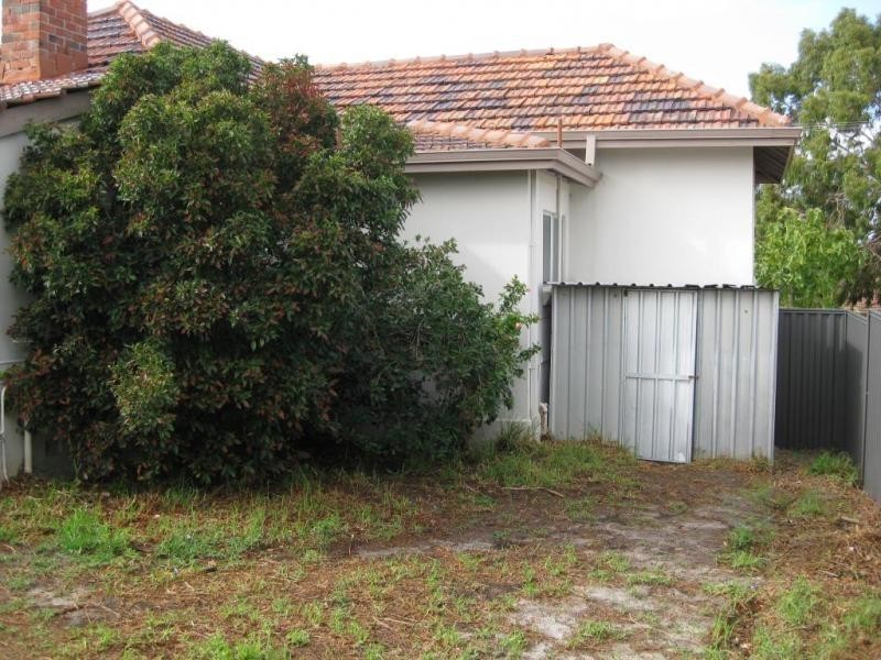 33 Smiths Ave, Redcliffe WA 6104