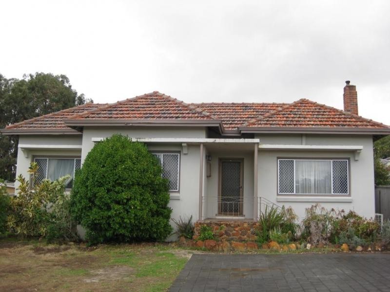 33 Smiths Ave, Redcliffe WA 6104