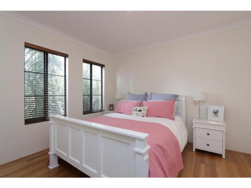 33 Riseley Street, Ardross WA 6153