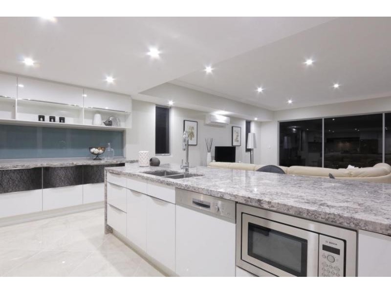 9 Bombay Heights, North Coogee WA 6163