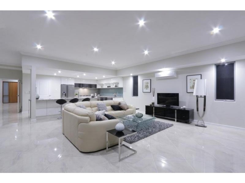 9 Bombay Heights, North Coogee WA 6163